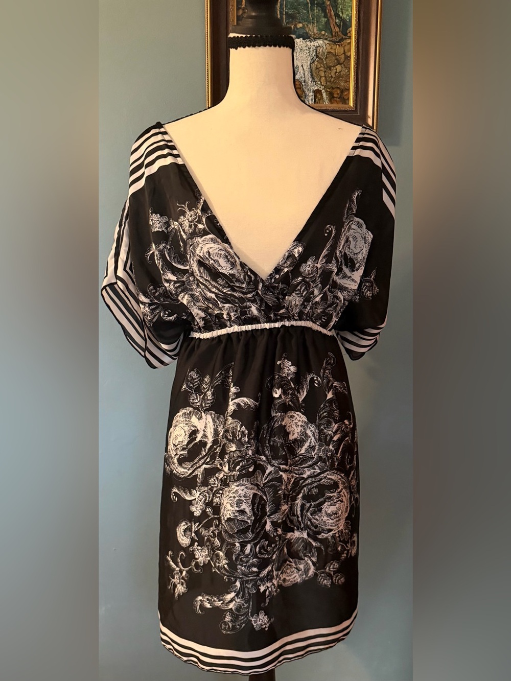 O Flux Black Baroque Toile Floral Plunge Empire Waist Bathing Suit Cover Up M